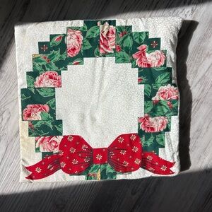Festive Floral Wreath Hot Mat with Red Bow